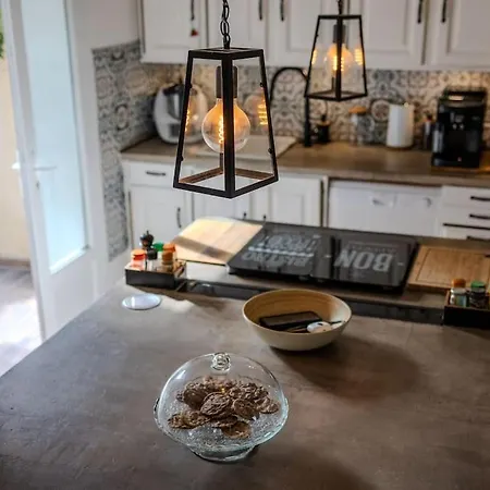 Prázdninový dům Superbe Maison Elegante Proche *